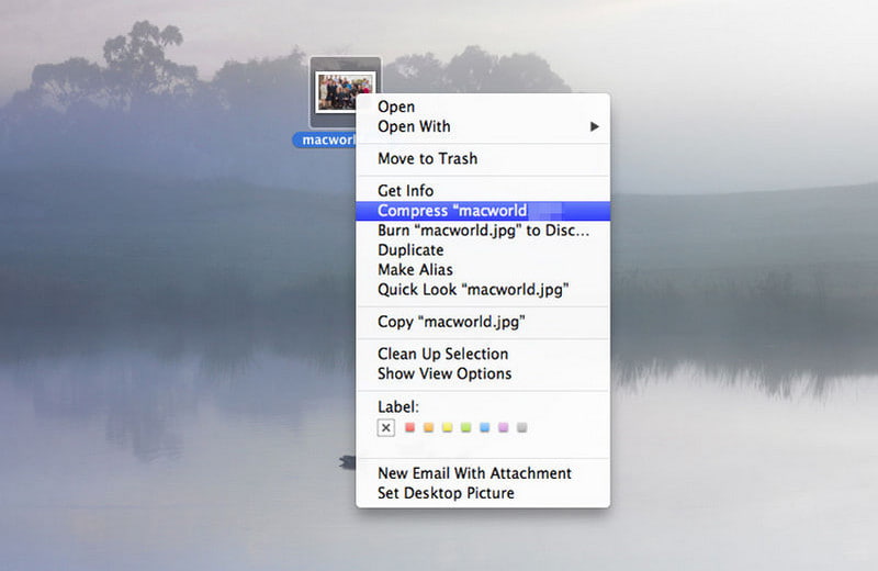 Finder Fare clic con il pulsante destro del mouse su Comprimi nome file