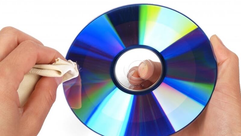 Vyčistěte disk DVD